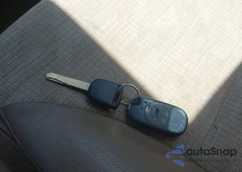 2004 Honda Cr-V Lx z USA, uszkodzony, nr VIN JHLRD68444C015503